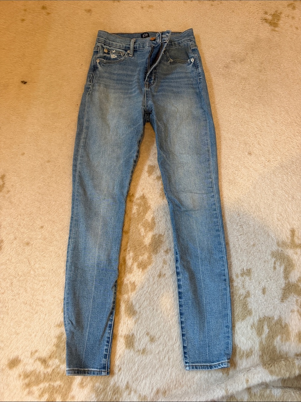 GAP Women's Skinny Jeans in Medium Blue Wash